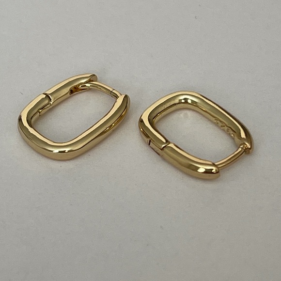 Huggie Hoop Earrings 925 Sterling Silver Gold Plated Earrings - Picture 1 of 3